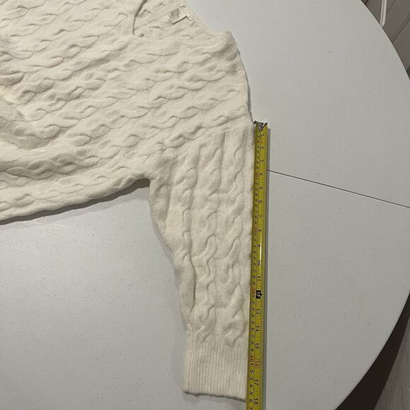 Oversized H&M Size Medium Chunky Ivory Rib Cable Knit Sweater Thick - Picture 5 of 7